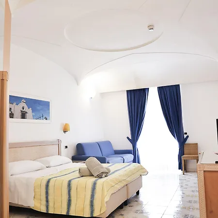 Oriente & ホテル イスキア島