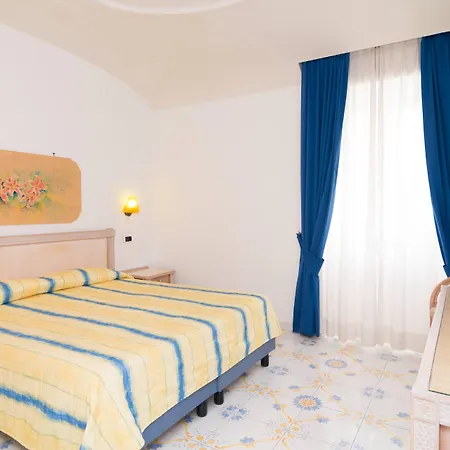 Oriente & * イスキア島